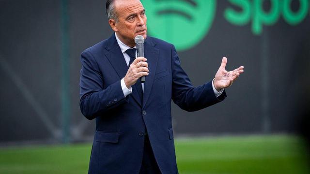 表主导进行, 象深刻, 将沙特的提